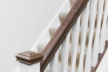 How to Choose the Right Wood Handrail for a Staircase Project